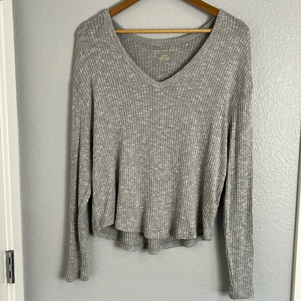 American Eagle Gray ribbed long sleeve top - Picture 1 of 10